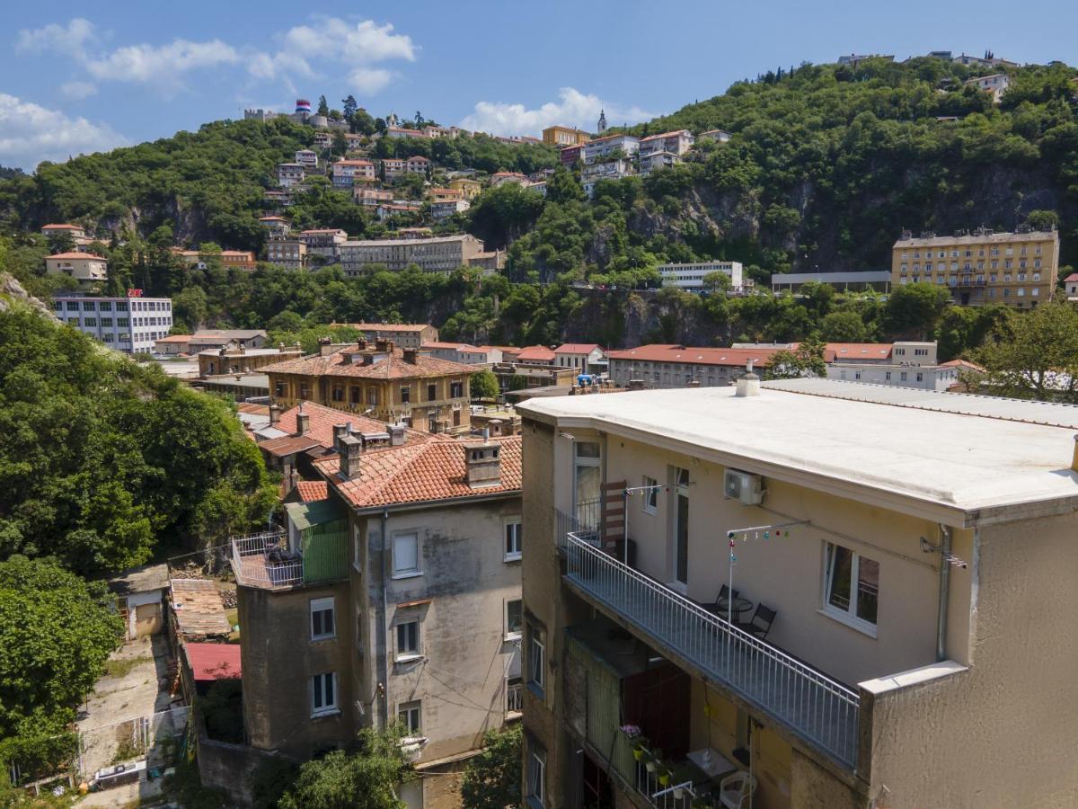 Stunning Apartment In Quiet Street Near Center With Free Parking 4 Floor リエカ エクステリア 写真