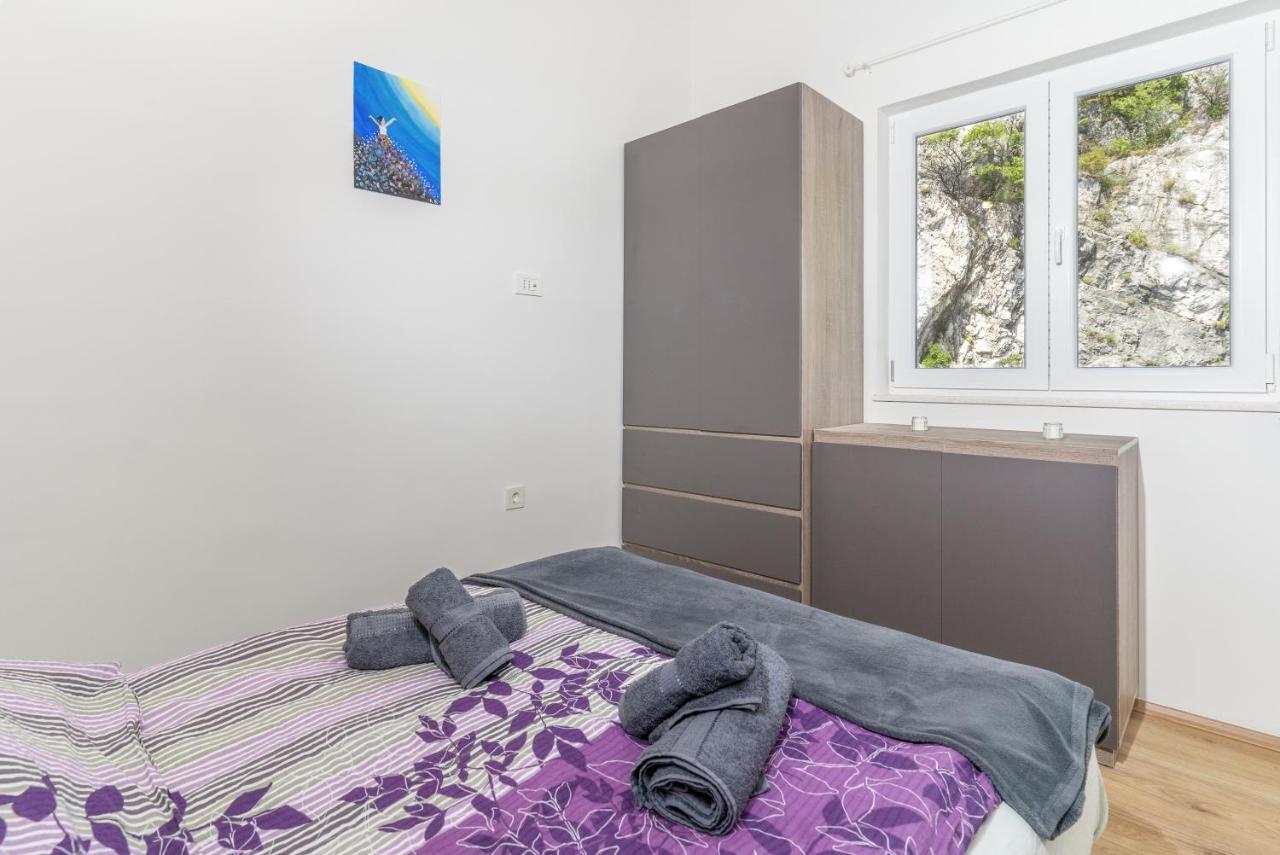 Stunning Apartment In Quiet Street Near Center With Free Parking 4 Floor リエカ エクステリア 写真